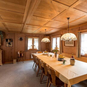 Ferienhaus Cresta: The dining room