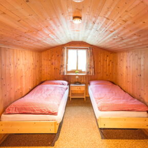 Ferienhaus Cresta: bedroom in the attic
