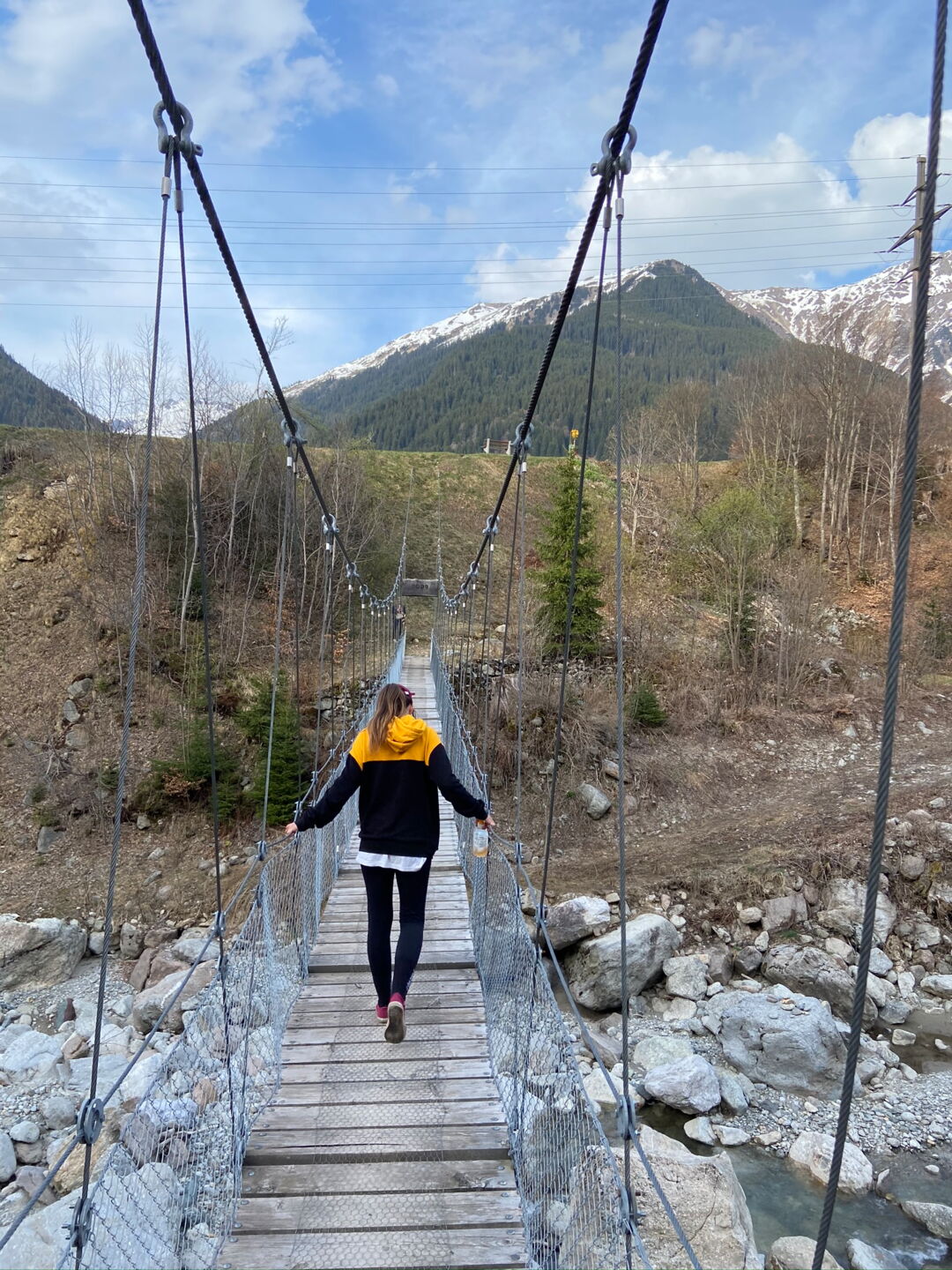 Unterrüti suspension bridge in Klosters Dorf